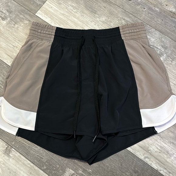 YPB Abercrombie High Rise Lined Workout Short - Picture 1 of 3